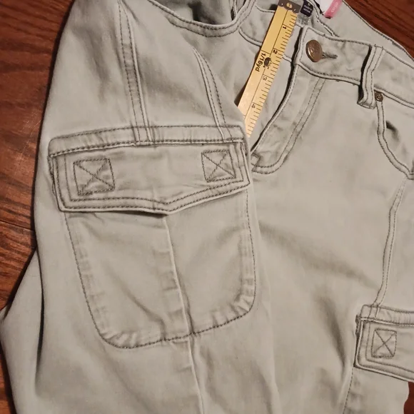 Cabi Cargo Pants - Picture 8 of 11